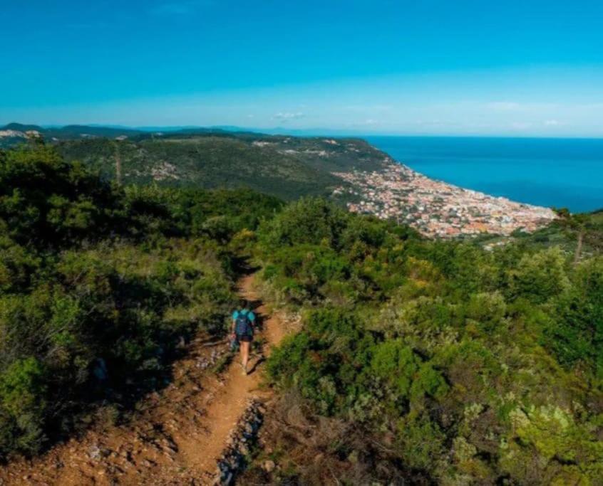 Appartamento Nido Tra Gli Ulivi Finale Ligure Esterno foto